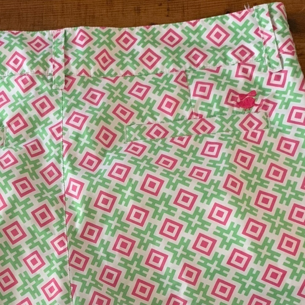 Birdies and Bow Womens Scalloped Pink Green Golf Shorts Sz 6 - Picture 7 of 8